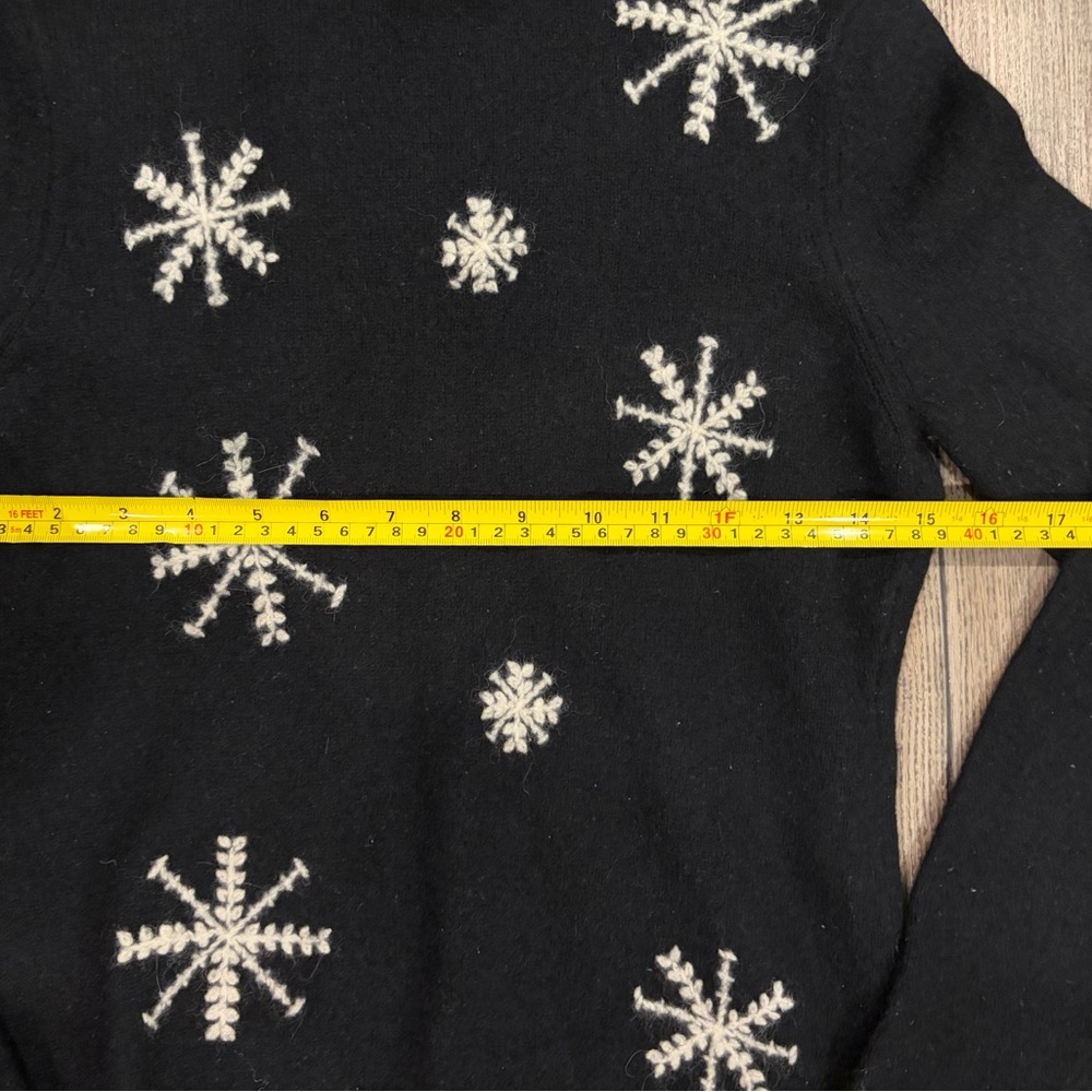 Vintage Black Snowflake Knit Sweater – Wool & Rabbit Hair Blend - Picture 9 of 10